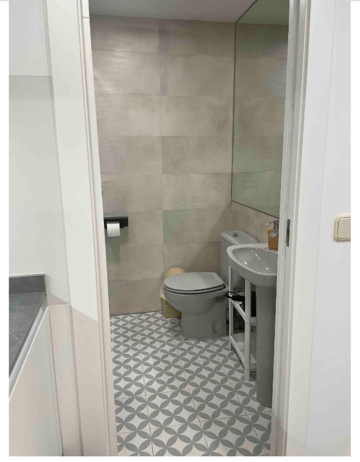 Madrid Villa Suites Bianco Esterno foto