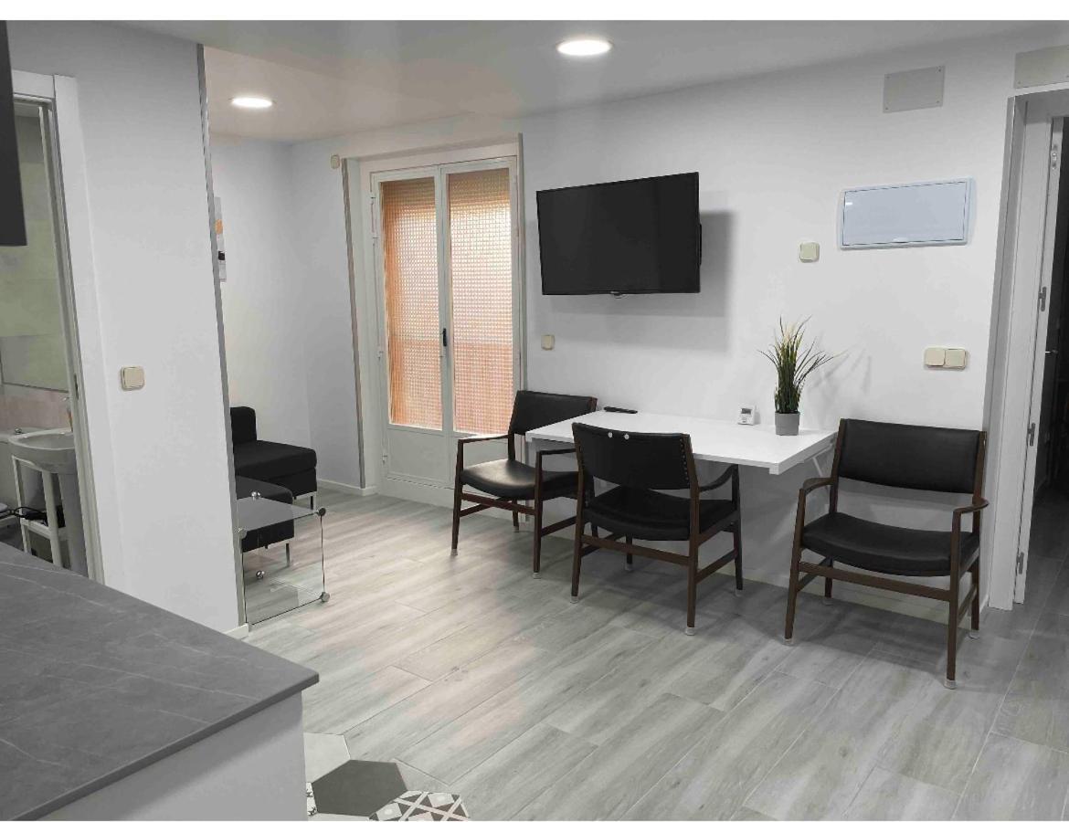 Madrid Villa Suites Bianco Esterno foto
