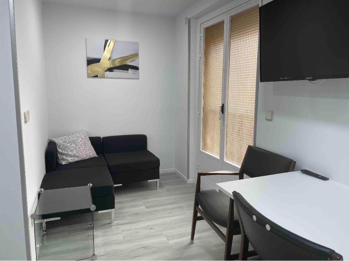 Madrid Villa Suites Bianco Esterno foto